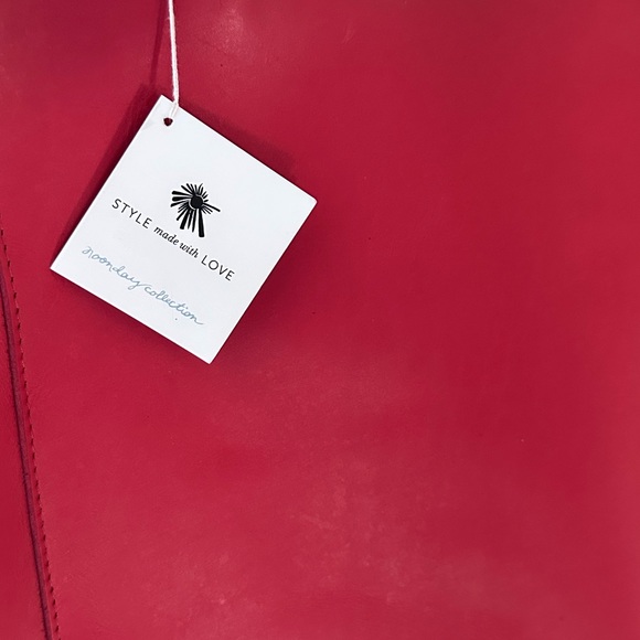 Noonday Collection: NWT: 100% Leather : Red with Blue Interior - Picture 4 of 10